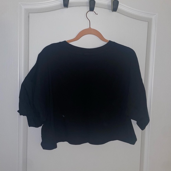 TNA black cropped tee - Picture 3 of 3